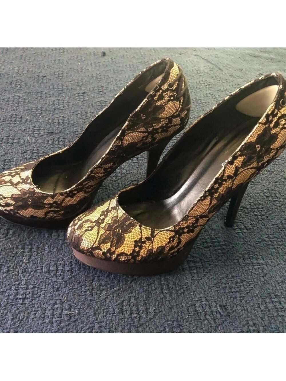 Elegant Lace Women's size 9 Platform Heels